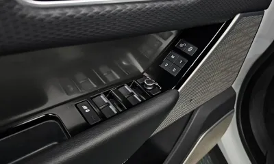 Land Rover Range Rover Velar 2018, 107217 км, за 15850.68 USD - фото 18