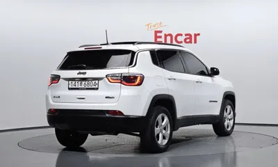 Jeep Compass 2019, 82015 км, за 8533.54 USD