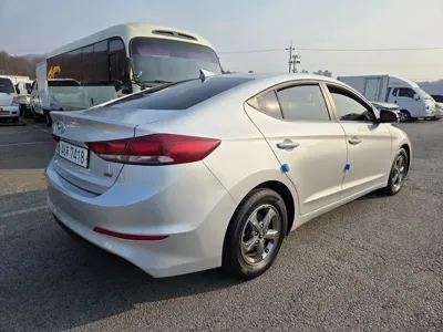 Hyundai Avante 2017, 174907 км, за 4193.53 USD