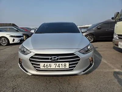 Hyundai Avante 2017, 174907 км, за 4193.53 USD