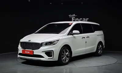 Kia Canival · 2020 год