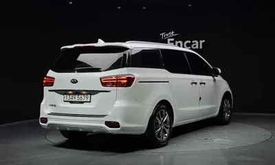 Kia Canival 2020, 90183 км, за 11826.89 USD