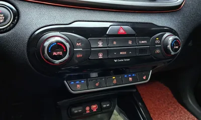 Kia Sorento 2015, 72054 км, за 10141.06 USD - фото 16