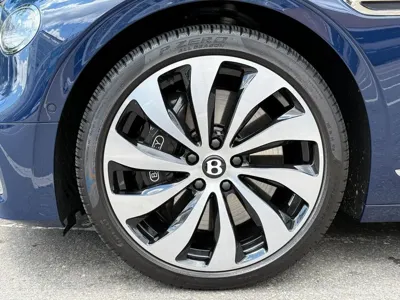Bentley Flying Spur 2023, 6610 км, за 183799.4 USD
