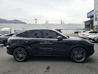 Porsche Cayenne 2019, 62000 км, за 53170.54 USD