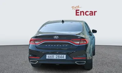 Hyundai Grandeur 2017, 84451 км, за 9712.59 USD