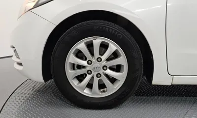 Kia K3 2013, 138538 км, за 2379.69 USD