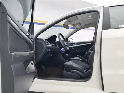Volkswagen Lavida 2021, 63400 км, за 6426.62 USD - фото 9