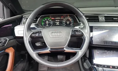 Audi e-tron 2020, 137902 км, за 25157.63 USD - фото 16