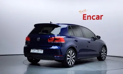 Volkswagen Golf 2013, 97903 км, за 5590.59 USD