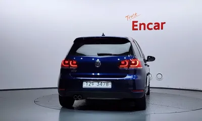 Volkswagen Golf 2013, 97903 км, за 5590.59 USD