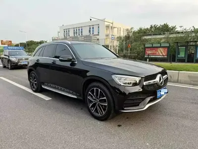 Mercedes-Benz GLC 2021, 60000 км, за 27003.32 USD