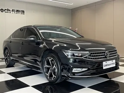 Volkswagen Magotan 2024, 34000 км, за 20413.27 USD