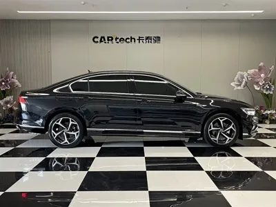 Volkswagen Magotan 2024, 34000 км, за 20413.27 USD