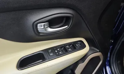 Jeep Renegade 2016, 94775 км, за 5123.49 USD - фото 16