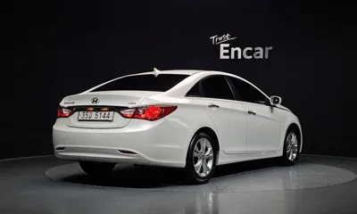 Hyundai Sonata 2010, 74772 км, за 2925.31 USD - фото 2