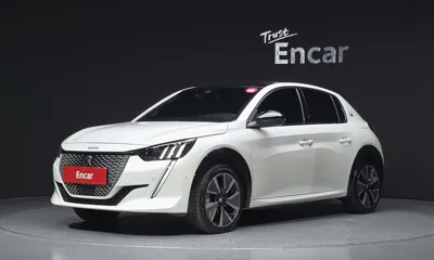 Peugeot 208 · 2021 год