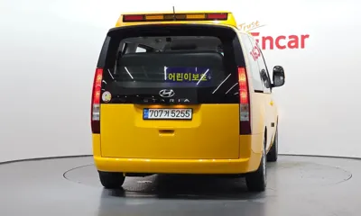 Hyundai Staria 2022, 23528 км, за 20874.36 USD
