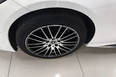 Mercedes-Benz C-Class · 2023 год