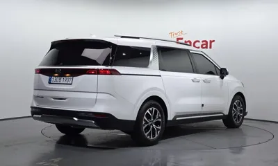 Kia Canival 2021, 56316 км, за 15885.52 USD