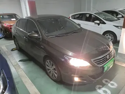 Peugeot 408 2015, 92600 км, за 2740.57 USD