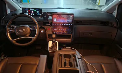 Hyundai Staria 2025, 9989 км, за 18201.9 USD - фото 9