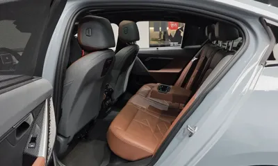 BMW 5-Series 2024, 56414 км, за 43561.64 USD - фото 26