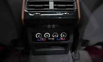 BMW 5-Series 2024, 56414 км, за 43561.64 USD - фото 35