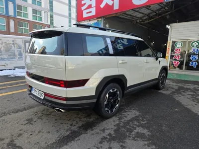 Hyundai Santafe 2025, 9000 км, за 24615.99 USD