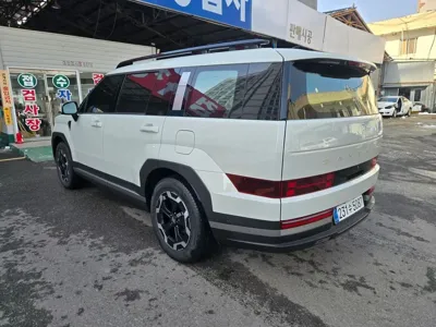 Hyundai Santafe 2025, 9000 км, за 24615.99 USD