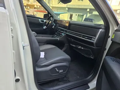 Hyundai Santafe 2025, 9000 км, за 24615.99 USD - фото 13