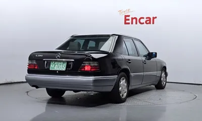 Mercedes-Benz E-Class 1994, 275606 км, за 5911.72 USD