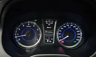 Hyundai Grandeur 2016, 107268 км, за 5883.13 USD - фото 8