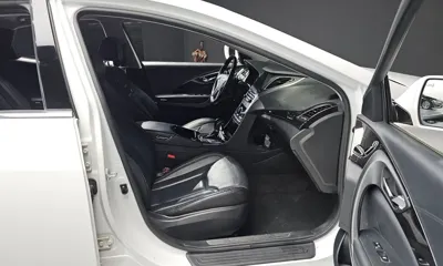 Hyundai Grandeur 2016, 107268 км, за 5883.13 USD - фото 26
