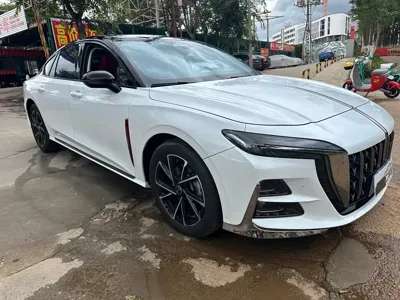 Hongqi Hongqi H6 2025, 12000 км, за 14527.97 USD