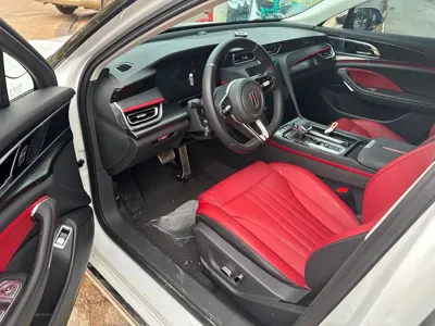 Hongqi Hongqi H6 2025, 12000 км, за 14527.97 USD