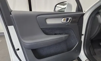 Volvo XC40 2021, 56453 км, за 19686.23 USD - фото 24