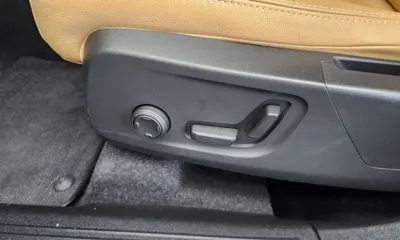 Volvo XC40 2021, 56453 км, за 19686.23 USD - фото 31