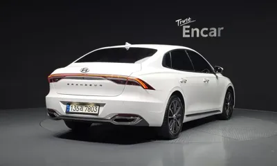 Hyundai Grandeur 2022, 49128 км, за 18112.12 USD
