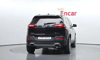Jeep Cherokee 2016, 154171 км, за 5189.17 USD