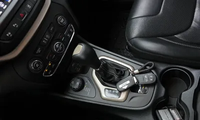 Jeep Cherokee 2016, 154171 км, за 5189.17 USD - фото 9