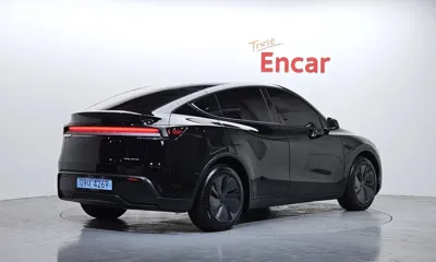 Tesla Model Y 2025, 8492 км, за 41687.32 USD