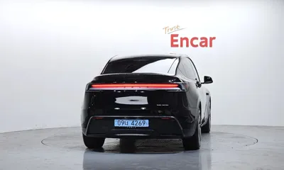 Tesla Model Y 2025, 8492 км, за 41687.32 USD