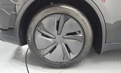 Tesla Model Y 2025, 8492 км, за 41687.32 USD