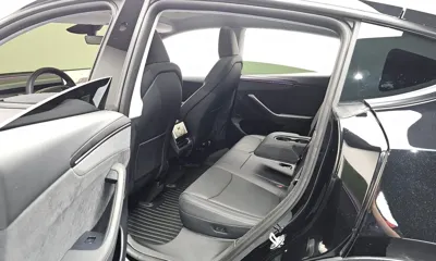 Tesla Model Y 2025, 8492 км, за 41687.32 USD - фото 12
