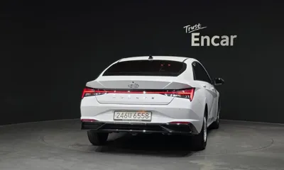 Hyundai Avante 2022, 90936 км, за 9181.66 USD