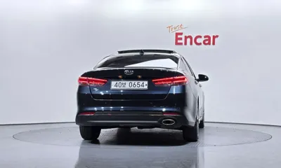 Kia K5 2016, 92276 км, за 7866.21 USD