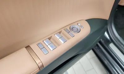 Hyundai Grandeur 2023, 59990 км, за 24288.59 USD - фото 30