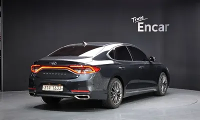 Hyundai Grandeur 2018, 82123 км, за 10603.7 USD