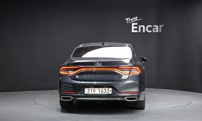 Hyundai Grandeur 2018, 82123 км, за 10603.7 USD